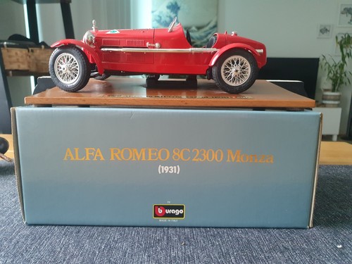Burago alfa romeo 8c 2300 - 1/18,