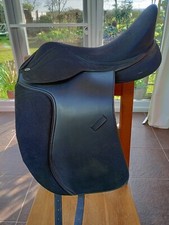 17" black Heather Moffett FlexEE dressage saddle, pre-gullet, Wide