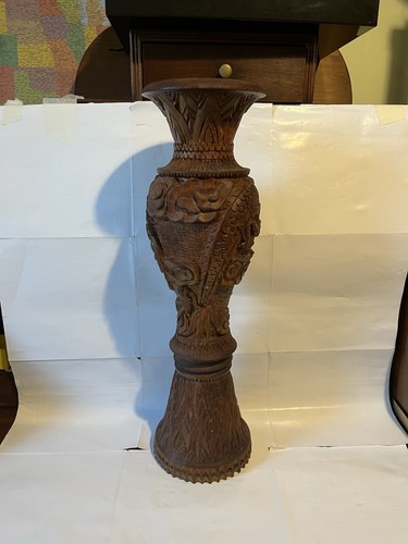 Large vintage hand - large,
