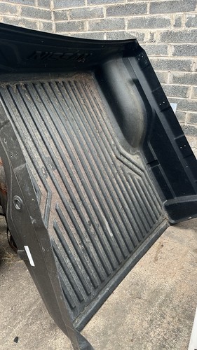Nissan navara truck bed - nissan,