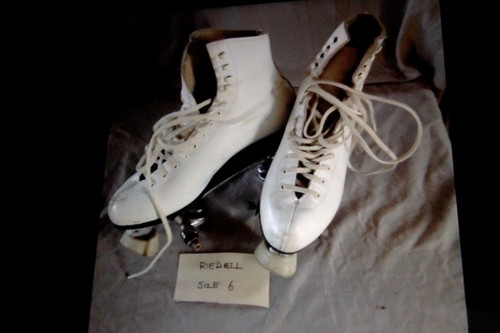 Roller dance figure - roller,