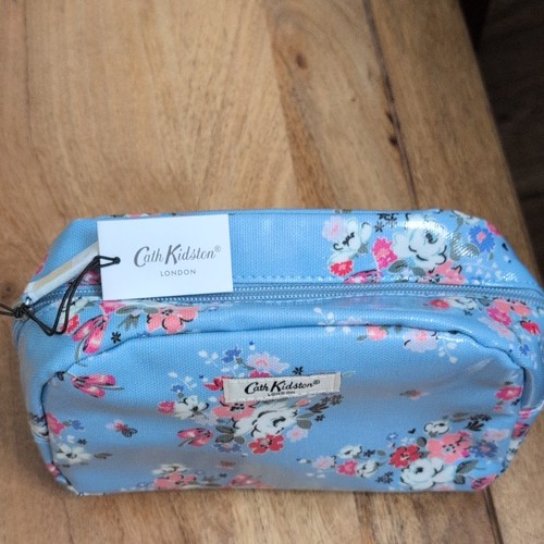 Cath kidston toiletry wash - cath, bag
