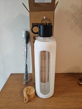 Hydraglazic 950ml Glass Water Bottle with Silicone Sleeve White