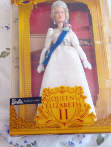 Barbie signature queen - barbie,