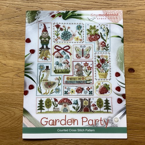 Garden party cross - , (new)