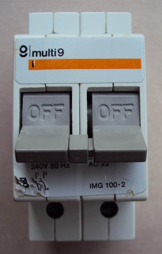 Merlin gerin multi img 100 - img, 100-2