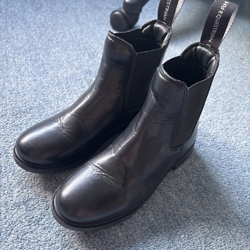 Equestrian black leather - hy,