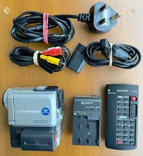 Sony Handycam DCR-PC5E MiniDV Camcorder Kit | Super Nightshot | Virtually MINT