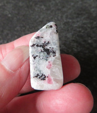 ULTRA  RARE TUGTUPITE (8.2