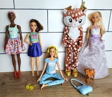 BARBIE dolls bundle 52 -