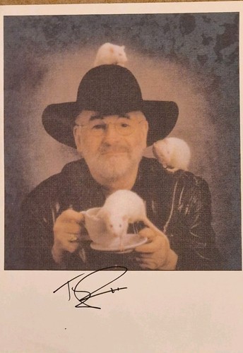 Terry pratchett famed author - pratchett,