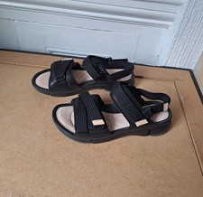 UK Size 6 Clarks Trigenic