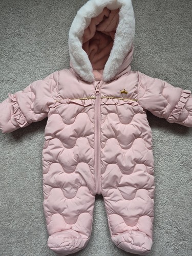 Baby pram suit upto month - 1,