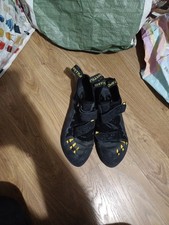 Sportiva tarantula climbing - la,