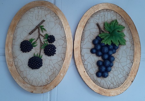 Oval gold framed - x, vintage
