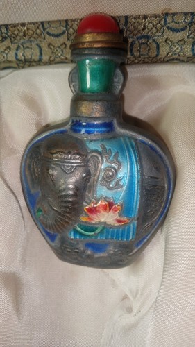 Antique snuff bottle - snuff,