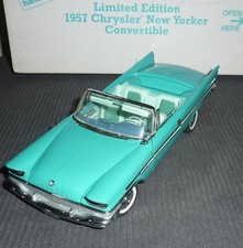 DANBURY MINT 1:24 SCALE 1957 CHRYSLER NEW YORKER CONVERTIBLE -  BOXED