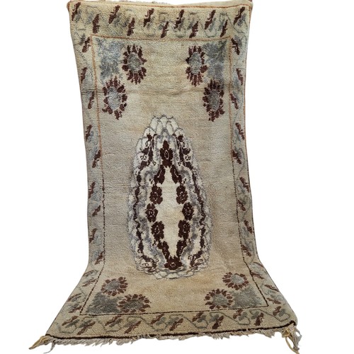 Vintage moroccan azilal rug - azilal,