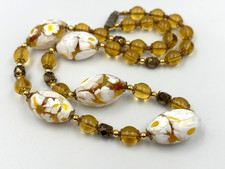 Vintage Yellow White Daisy