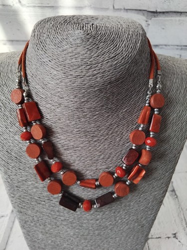 Red burgandy wooden beads - /,
