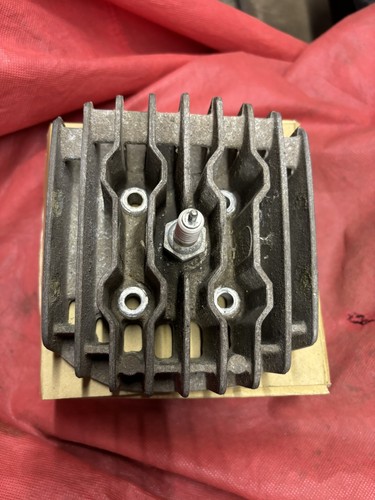 Kawasaki kh100 cylinder head - kawasaki,