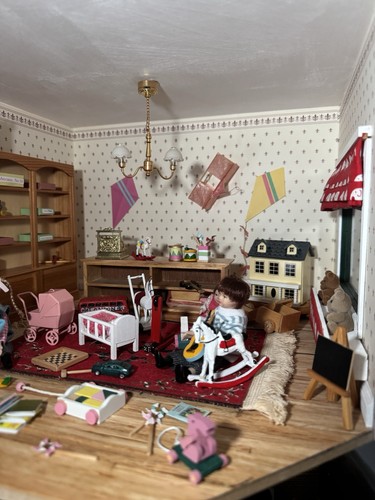 Dollshouse scale toy shop - scale,
