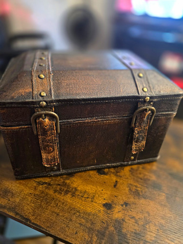 Antique style faux leather - style,