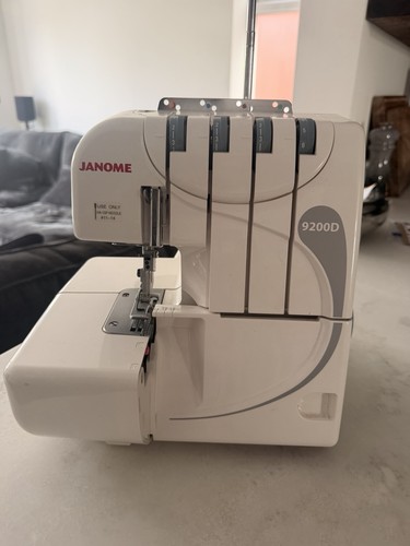 Janome 9200d overlocker - janome,