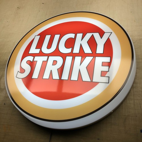 Lucky strike illuminated - lucky, wall