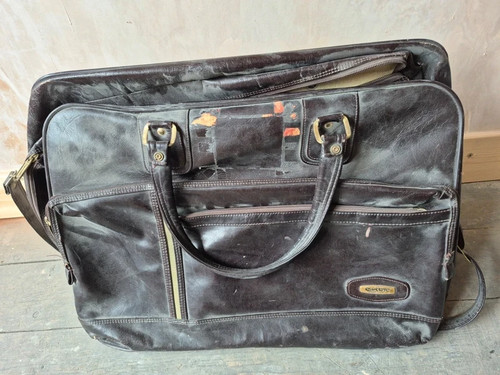 Carlton travel bag