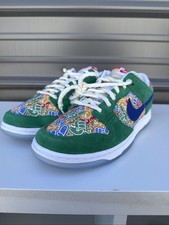 Foam Finger Nike Dunk Low Size