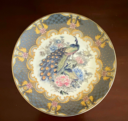 Unmarked round ceramic - round,