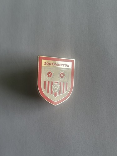 Southampton enamel pin - southampton, fc