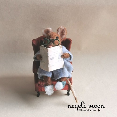 Needle felted armchair mouse - felted,