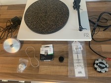 Rega P2 (Planar 2) in Gloss White  and Carbon Stylus extra spindle and extra lid