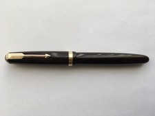 C1950s VINTAGE PARKER DUOFOLD DEEP BURGUNDY BUTTON FILLER FOUNTAIN PEN