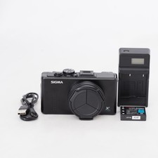 SIGMA DP1x APS-C Digital Camera with FOVEON X3 Sensor [Near Mint] #13199