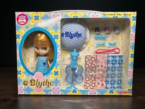 Petite blythe doll - blythe,