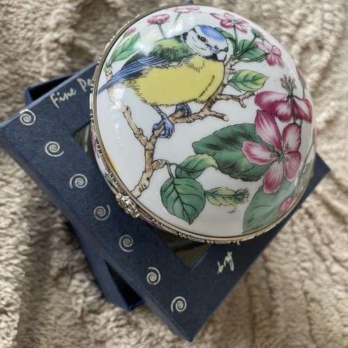 Fine porcelain trinket box - fine,