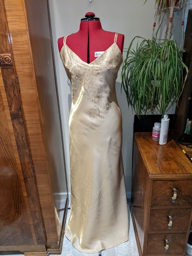 Stunning vintage iridescent - stunning,