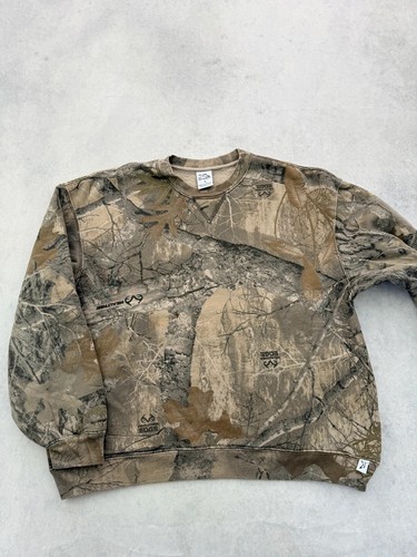 Akimbo real tree crewneck - tree,