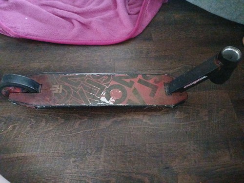 Scooter deck with - with, wheel