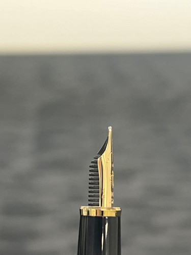 Sailor 1911 medium - medium, 14k
