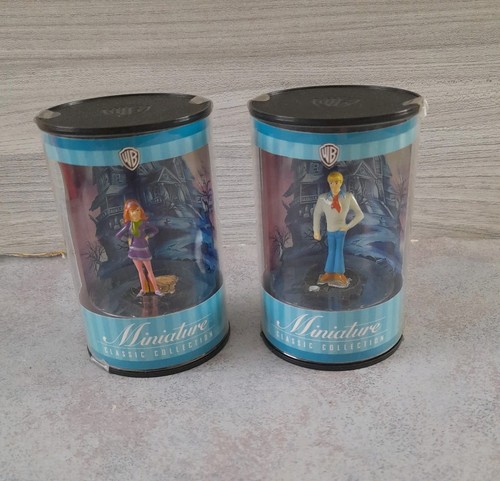 Vintage warner bros miniature - warner,