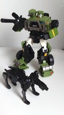 Transformers Universe  Classics Deluxe Hound Figure w/Ravage & Custom Weapon