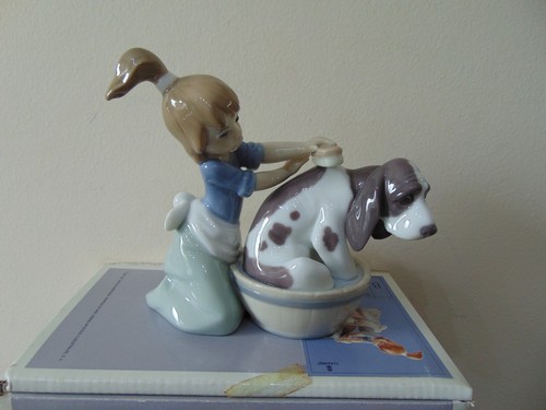 Lladro 5455 bashful - 5455, bather"