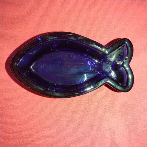 Dark blue fish shaped glass - dark,