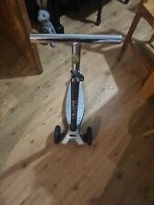 Micro Maxi Kick 3 Wheeled  Scooter,5  12 Years need new grips good working order