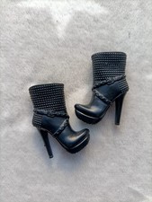 Bratz Unleash Your Passion Taller Cloe Doll Black High Heel Shoes Boots