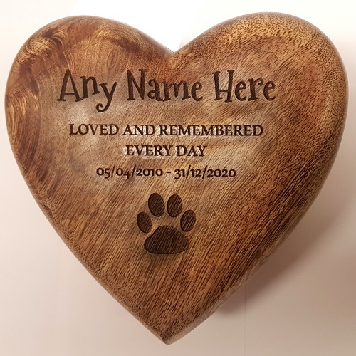 Heart shaped engraved urn pet - shaped,